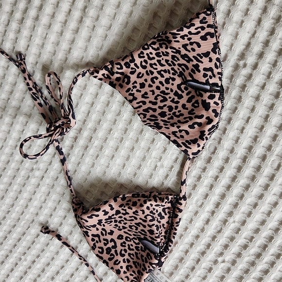 Bikini animal print top beach vacation - Picture 3 of 6